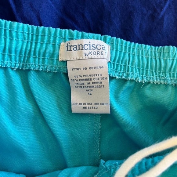 LOT of Blue Cropped comfortable pants - Picture 10 of 16